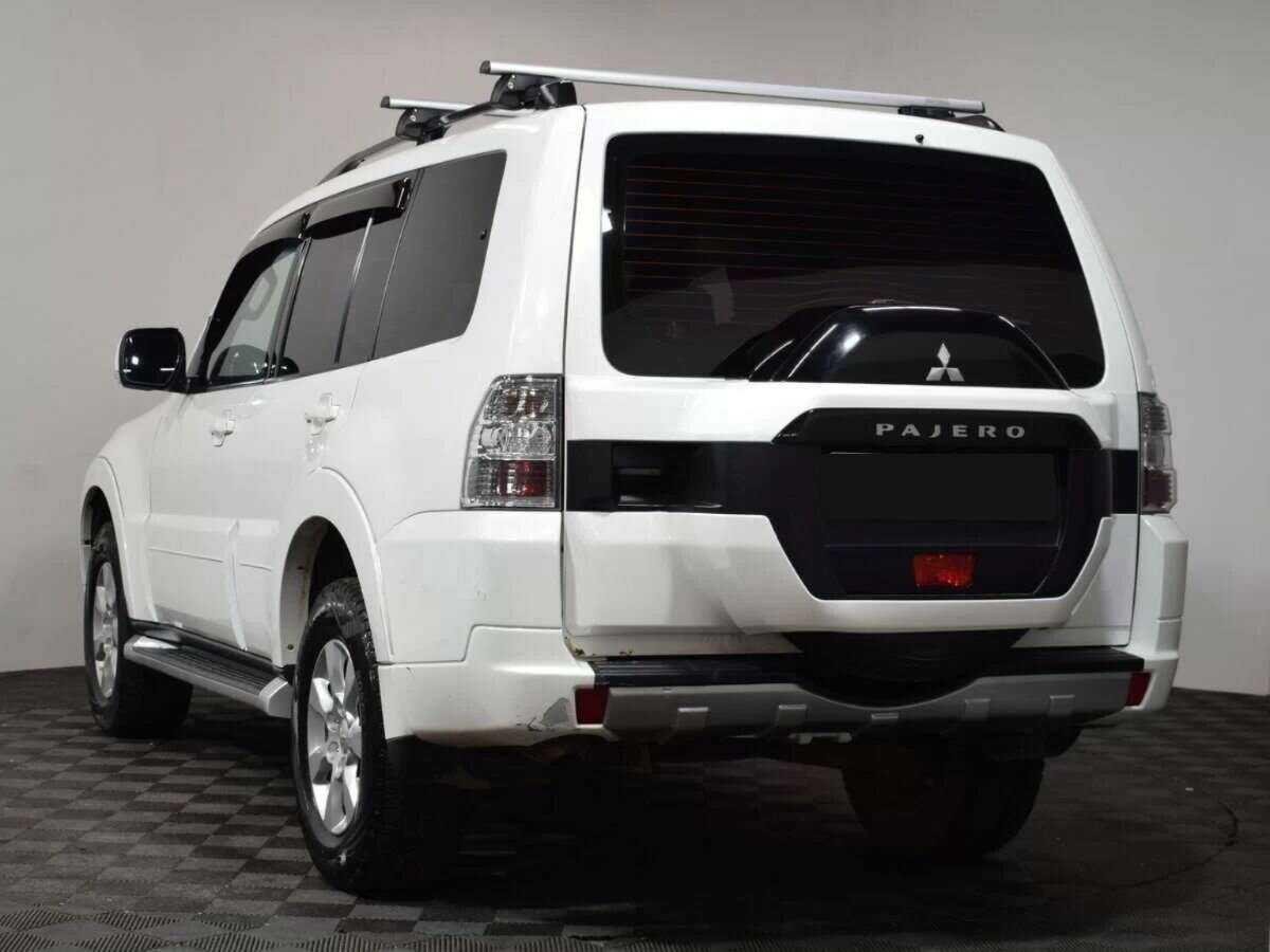 Mitsubishi Pajero б/у, 2015, Автоматическая. Фото: #3