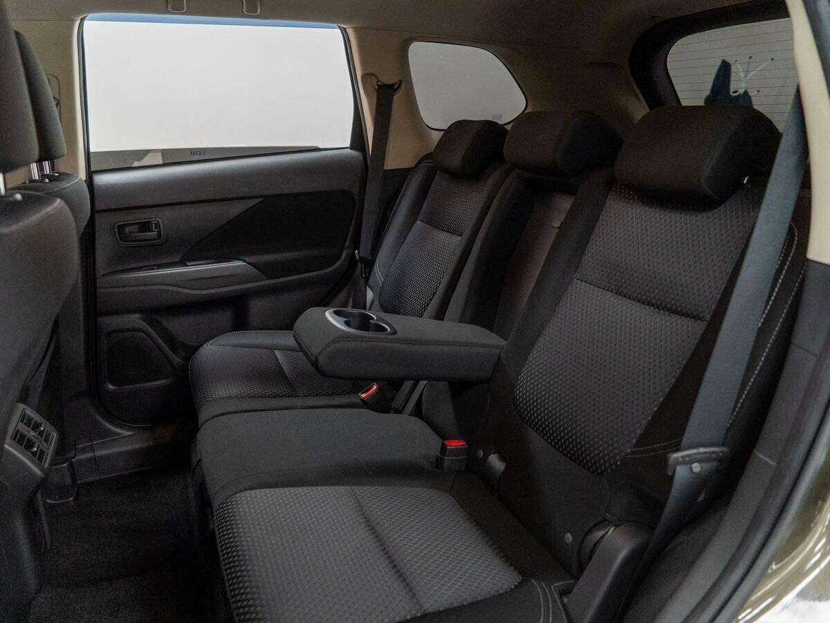 Mitsubishi Outlander б/у, 2018, Вариатор. Фото: #6