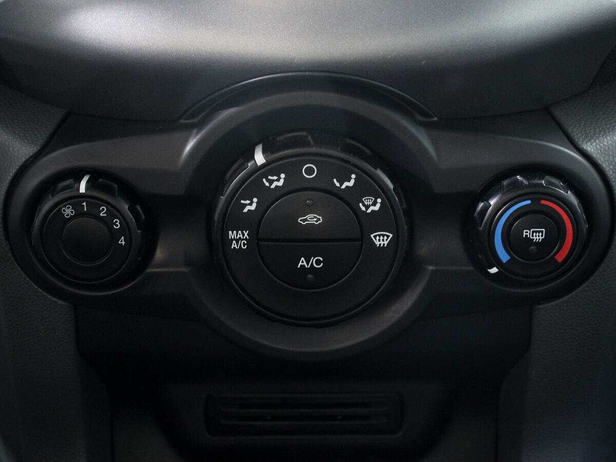 Ford EcoSport б/у, 2015, Механическая. Фото: #14