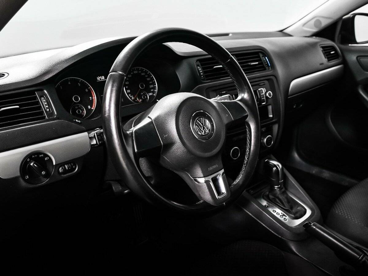 Volkswagen Jetta б/у, 2013, Автоматическая. Фото: #11
