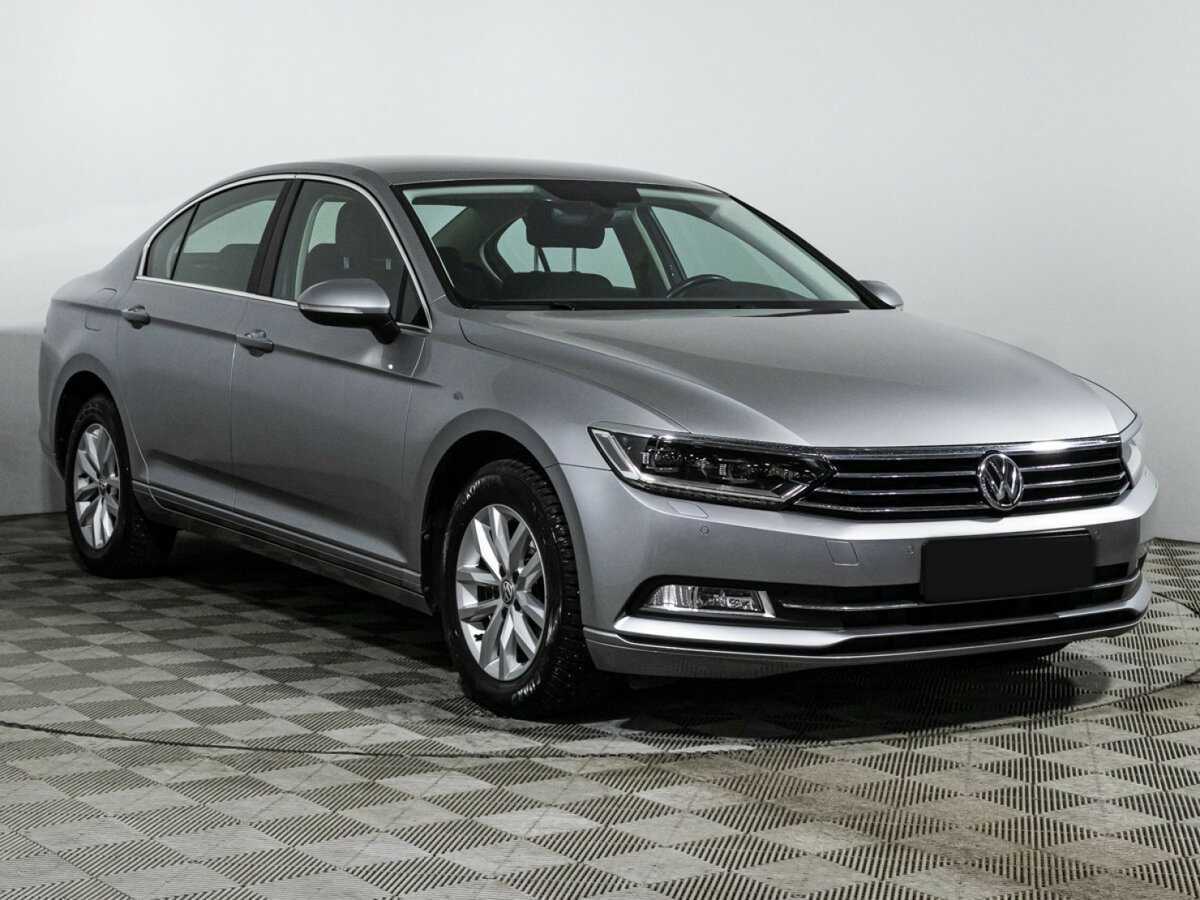 Volkswagen Passat б/у, 2017, Роботизированная. Фото: #2