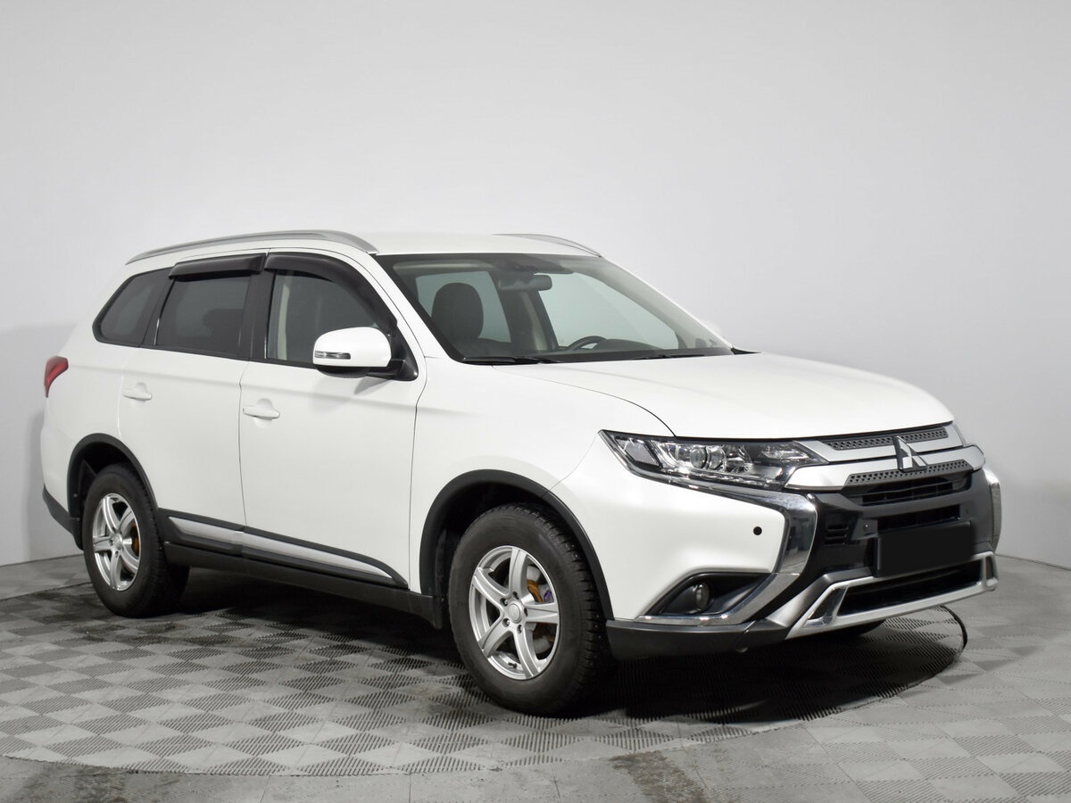 Mitsubishi Outlander б/у, 2019, Вариатор. Фото: #2