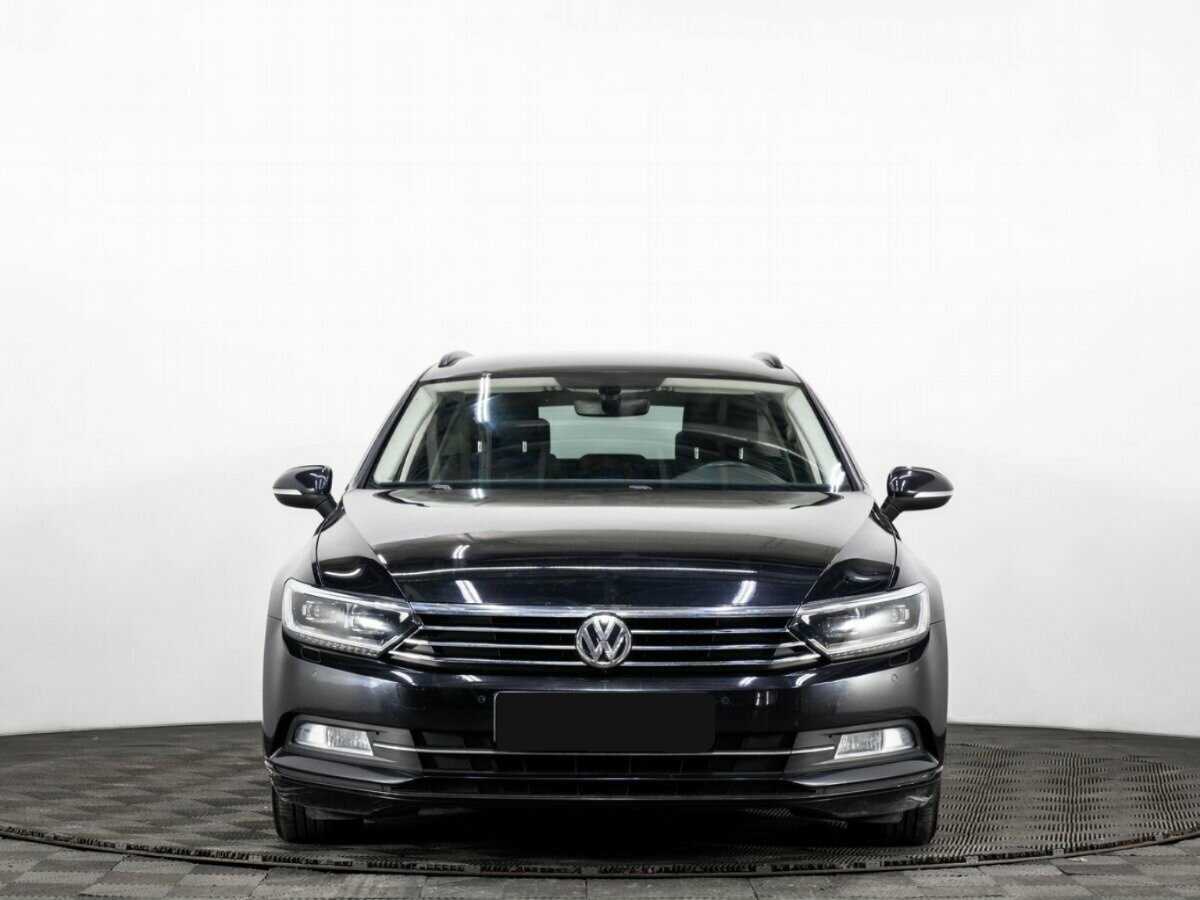 Volkswagen Passat б/у, 2018, Роботизированная. Фото: #1