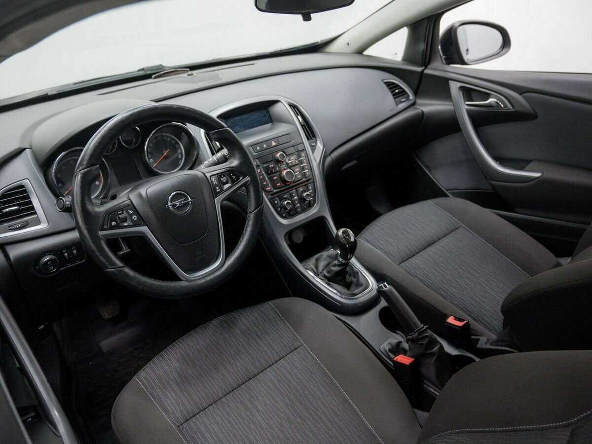 Opel Astra б/у, 2013, Механическая. Фото: #10