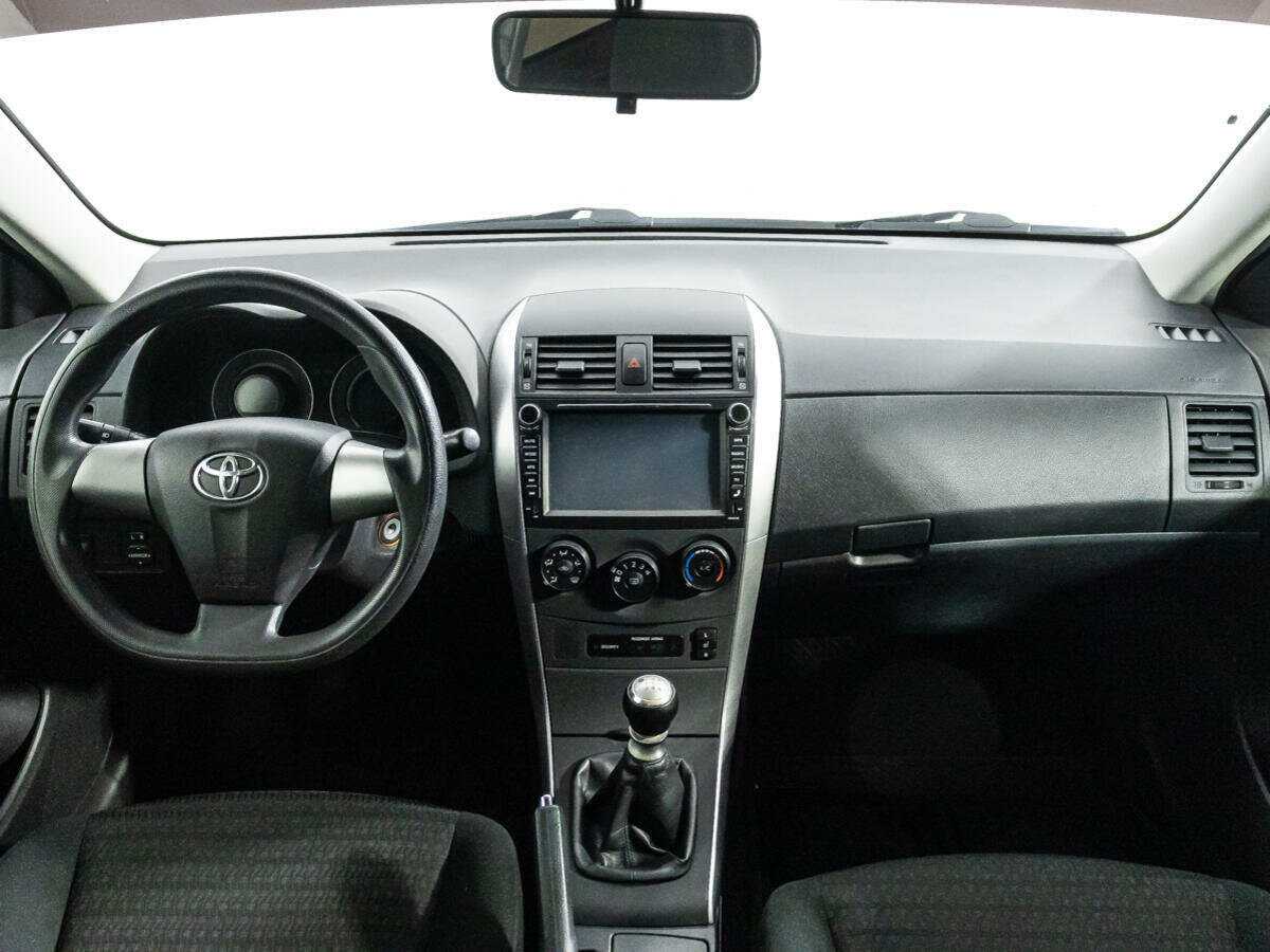 Toyota Corolla б/у, 2013, Механическая. Фото: #12