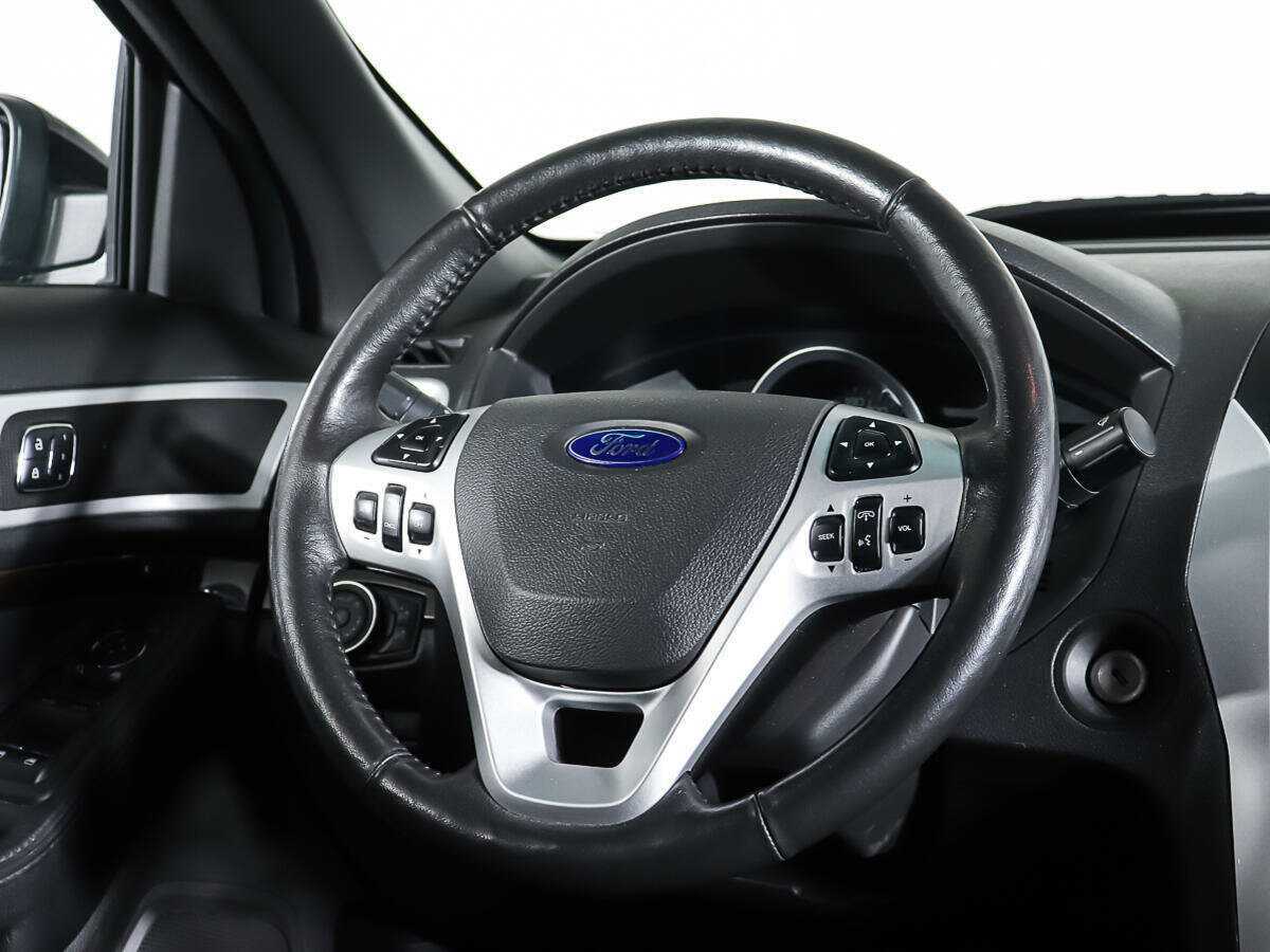 Ford Explorer б/у, 2015, Автоматическая. Фото: #15