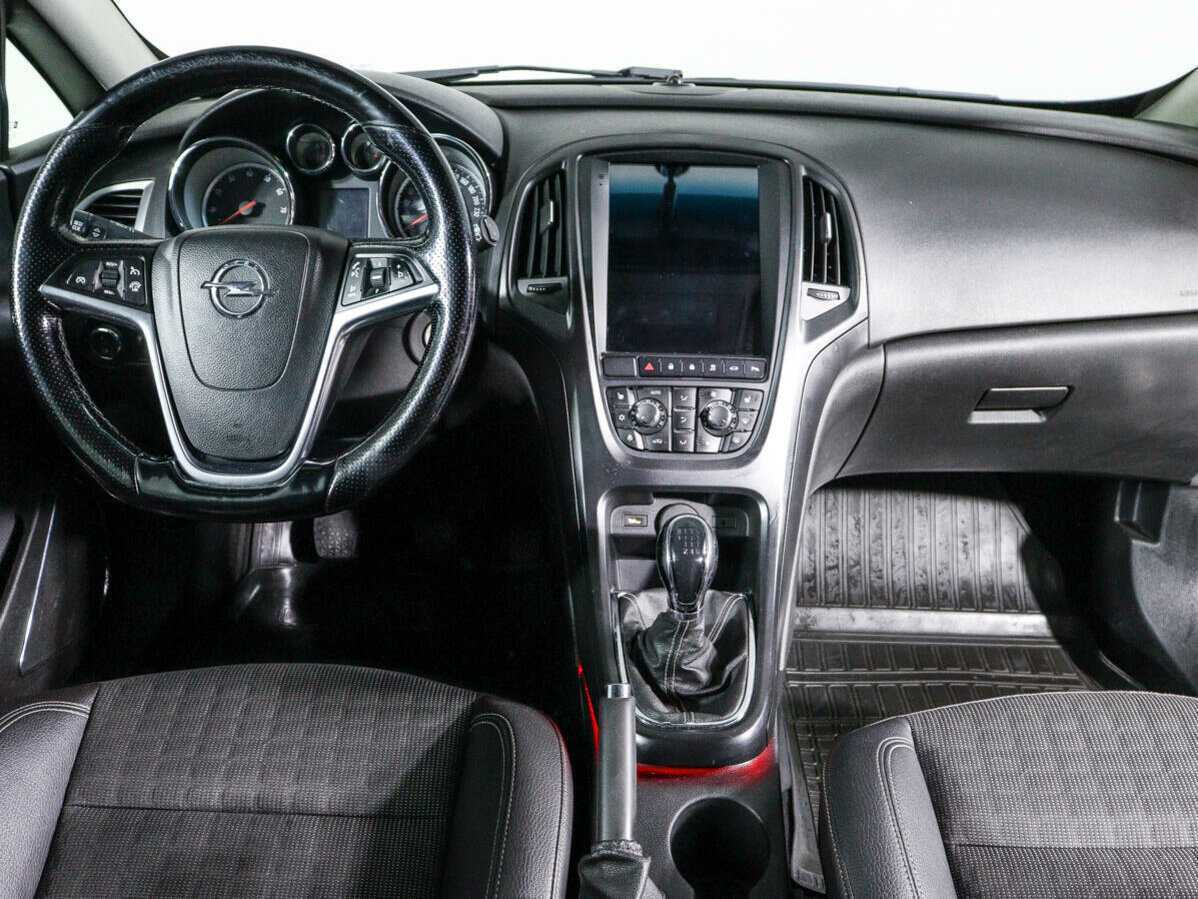 Opel Astra б/у, 2013, Механическая. Фото: #9