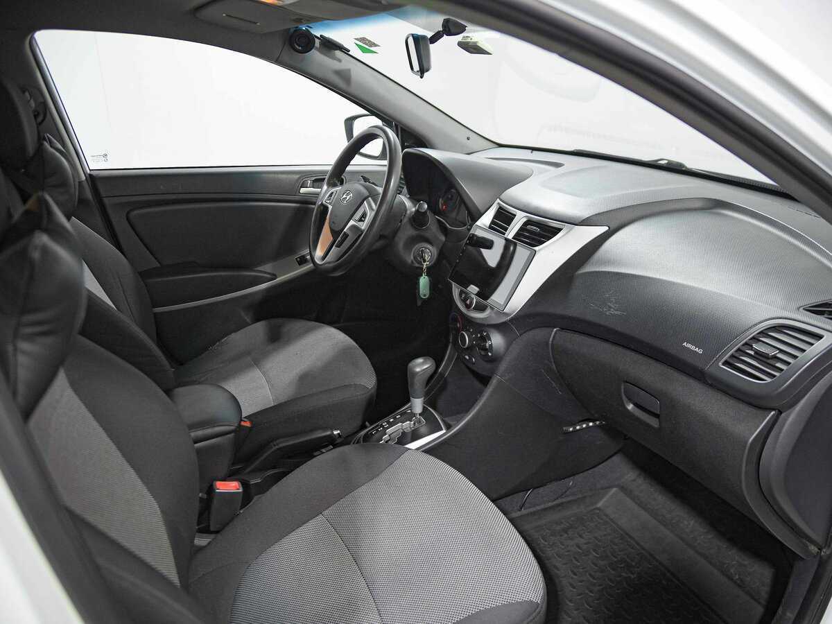 Hyundai Solaris б/у, 2013, Автоматическая. Фото: #13