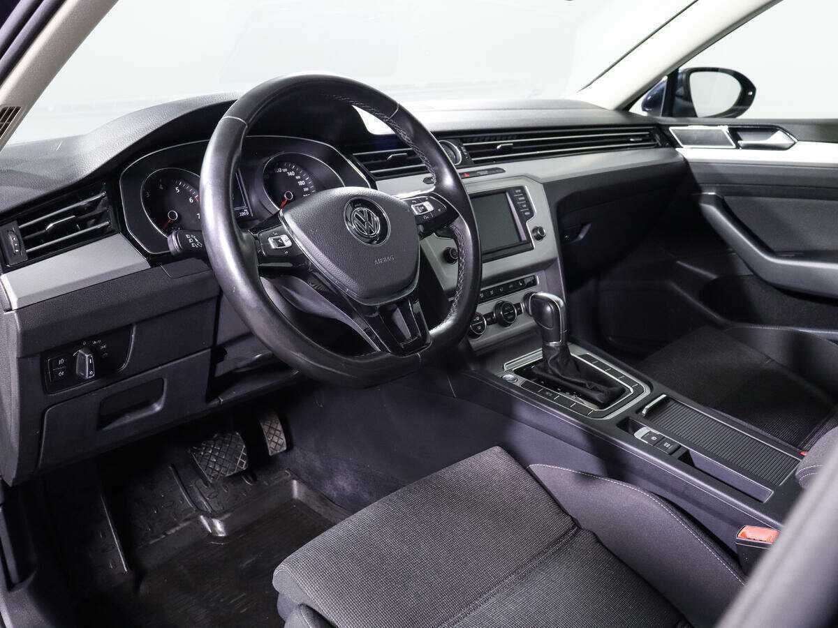 Volkswagen Passat б/у, 2016, Роботизированная. Фото: #11