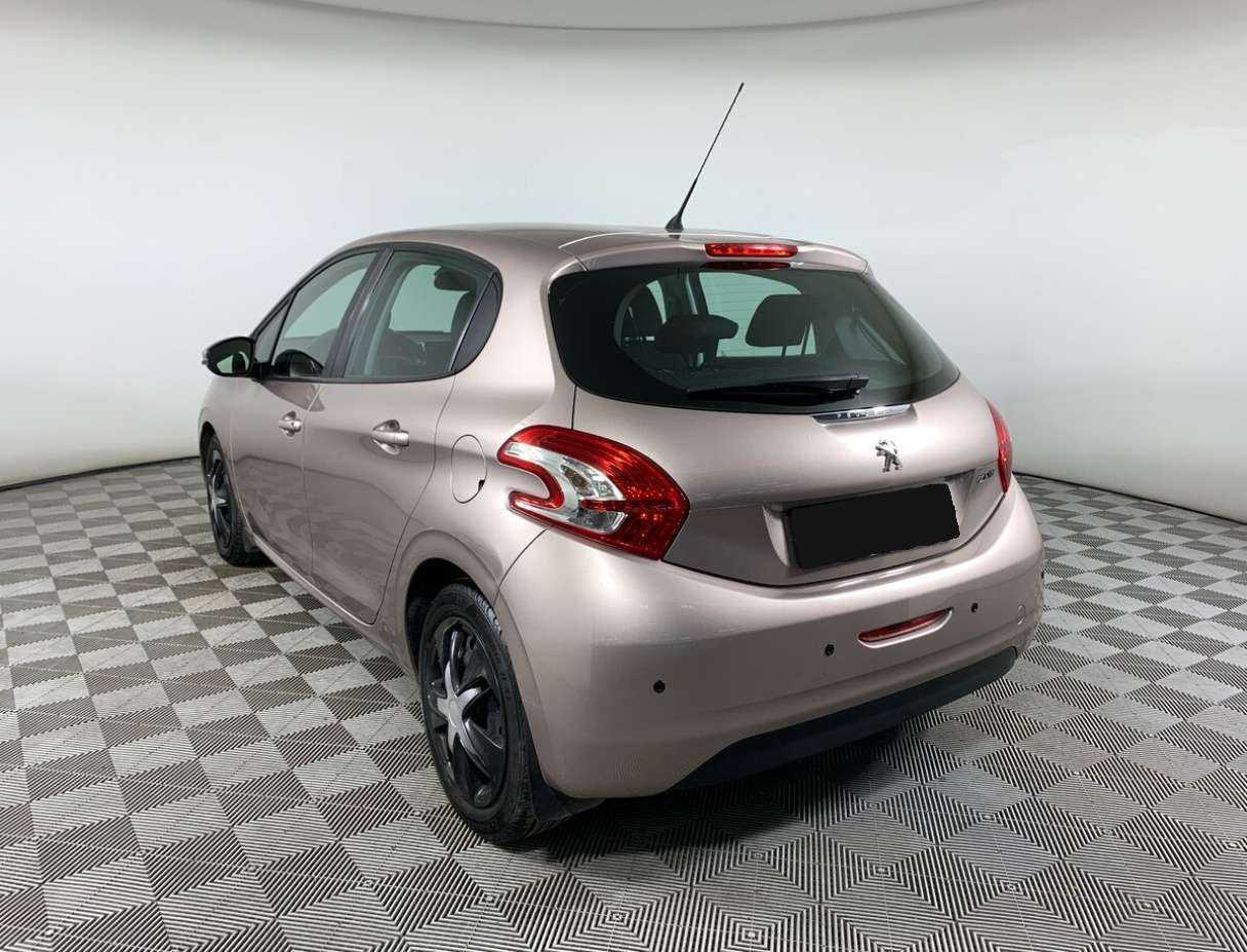 Peugeot 208 б/у, 2013, Автоматическая. Фото: #6