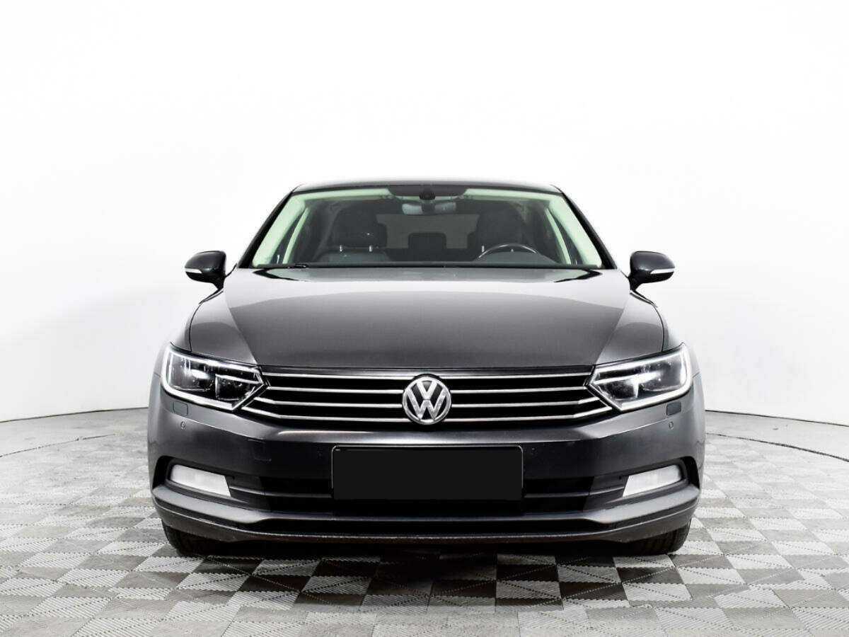 Volkswagen Passat б/у, 2017, Роботизированная. Фото: #1