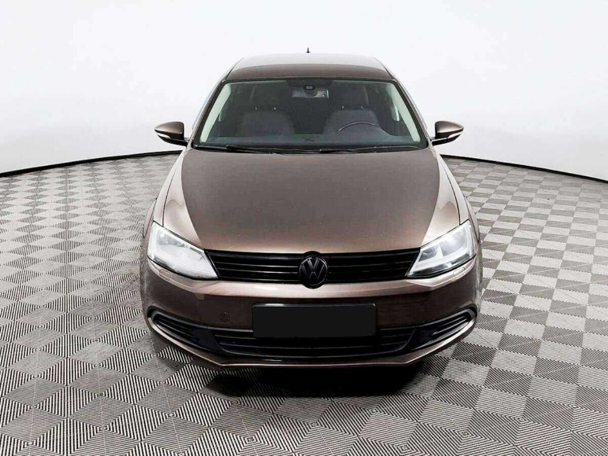 Volkswagen Jetta б/у, 2013, Механическая. Фото: #1