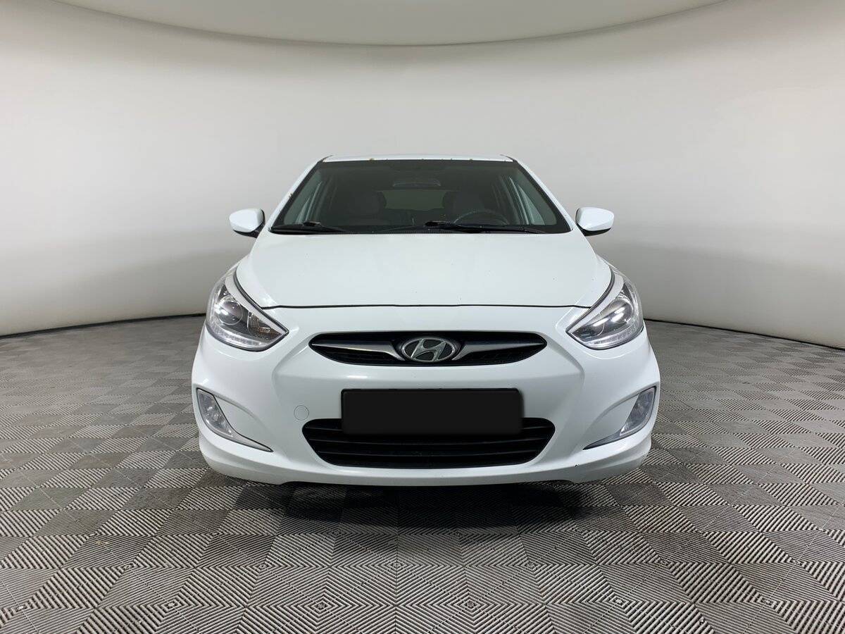 Hyundai Solaris б/у, 2013, Механическая. Фото: #1