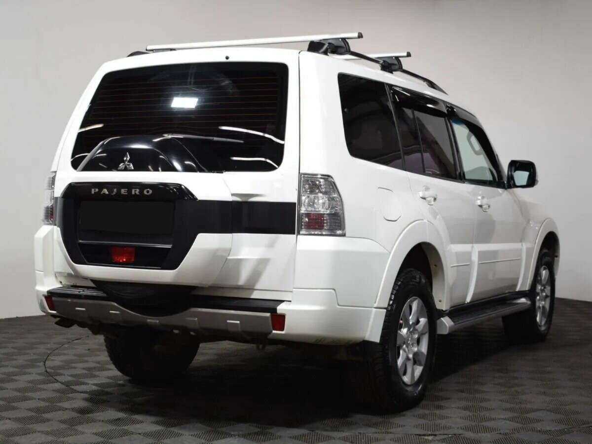 Mitsubishi Pajero б/у, 2015, Автоматическая. Фото: #4