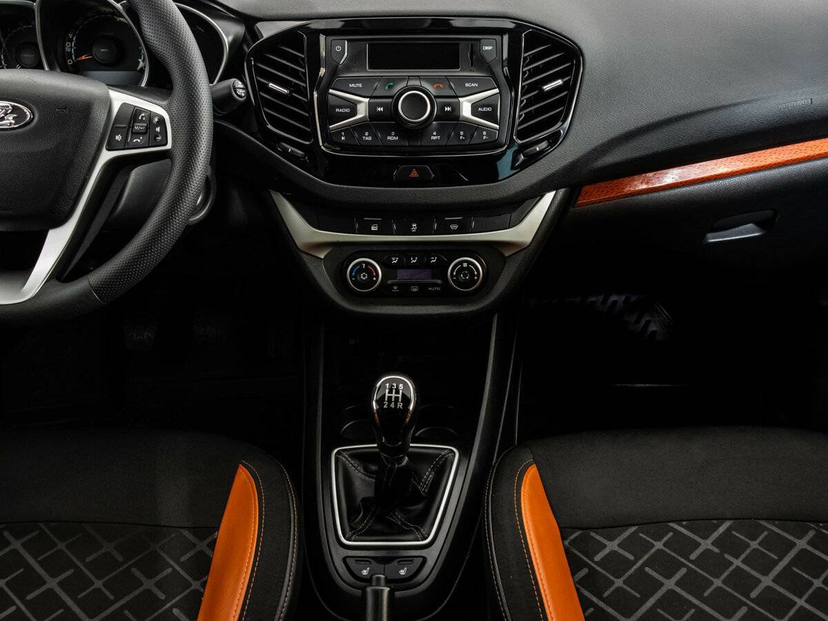 Lada (ВАЗ) Vesta б/у, 2018, Механическая. Фото: #12