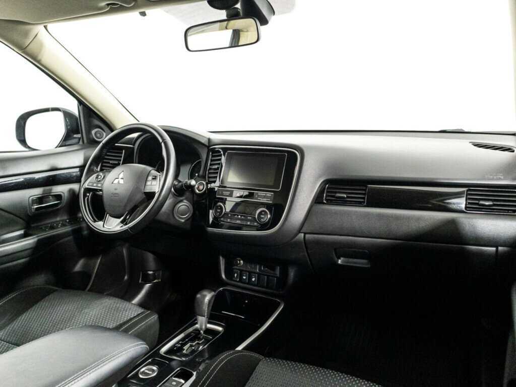 Mitsubishi Outlander б/у, 2018, Вариатор. Фото: #8