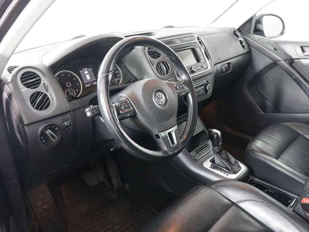 Volkswagen Tiguan б/у, 2012, Автоматическая. Фото: #4