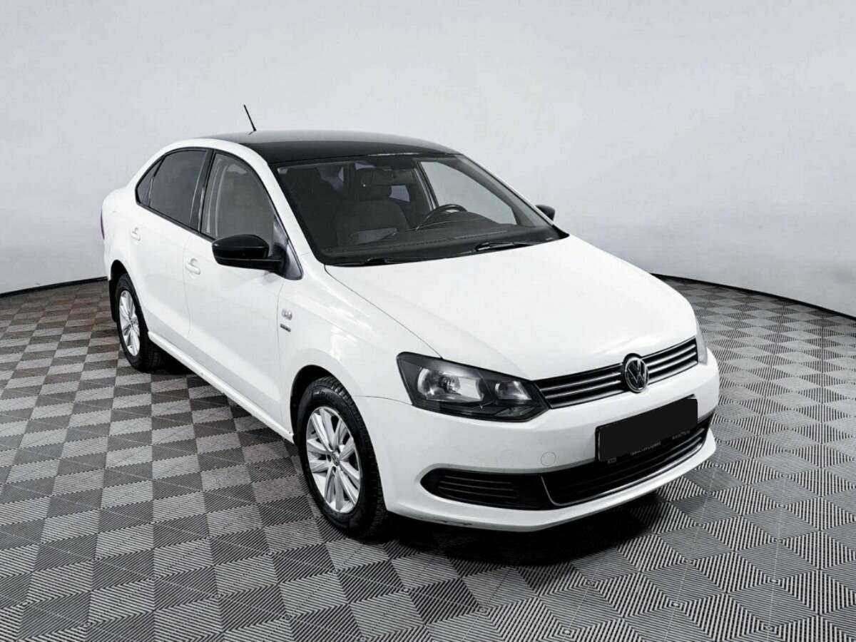 Volkswagen Polo б/у, 2013, Автоматическая. Фото: #2