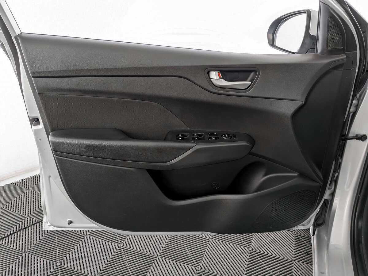 Hyundai Solaris б/у, 2018, Автоматическая. Фото: #18