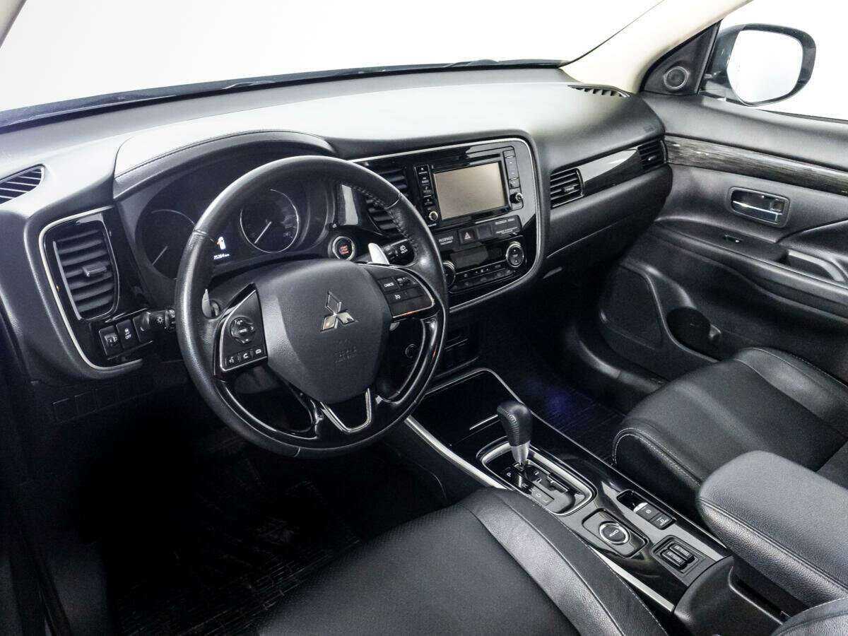 Mitsubishi Outlander б/у, 2017, Вариатор. Фото: #10