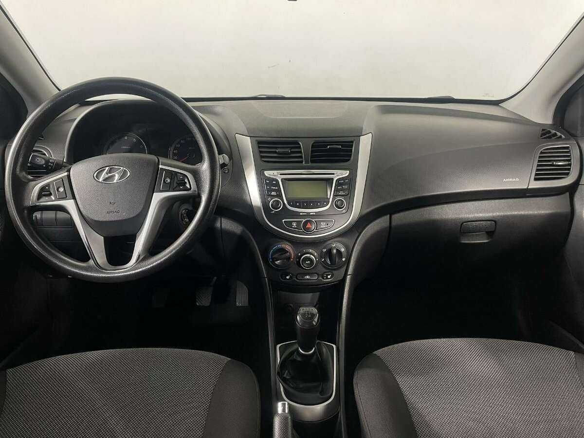 Hyundai Solaris б/у, 2012, Механическая. Фото: #6