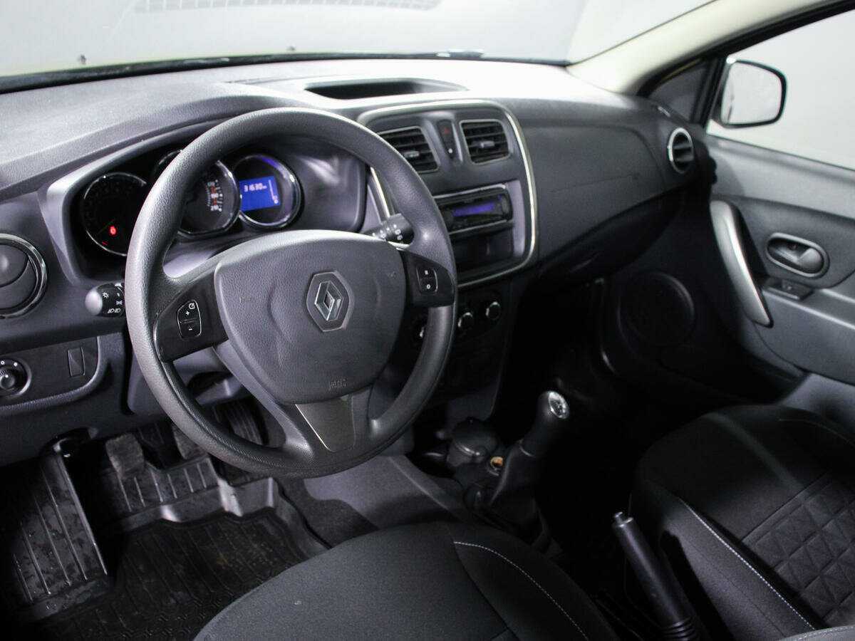 Renault Sandero б/у, 2017, Механическая. Фото: #11