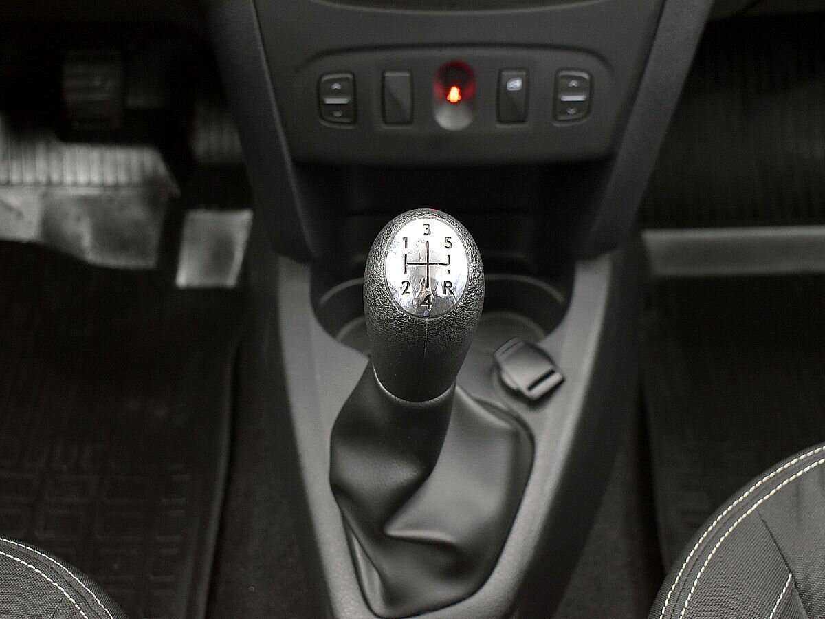 Renault Sandero б/у, 2020, Механическая. Фото: #12