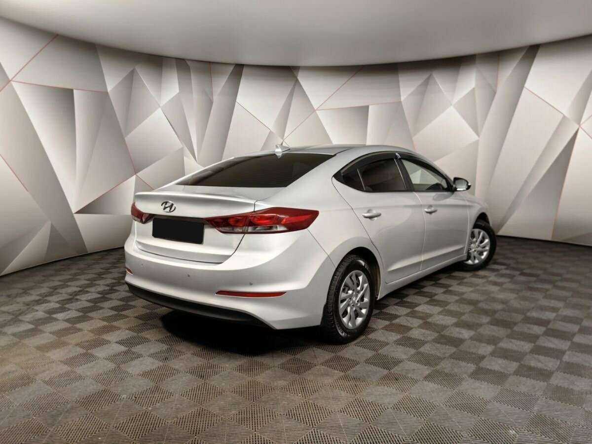 Hyundai Elantra б/у, 2018, Механическая. Посмотреть фото