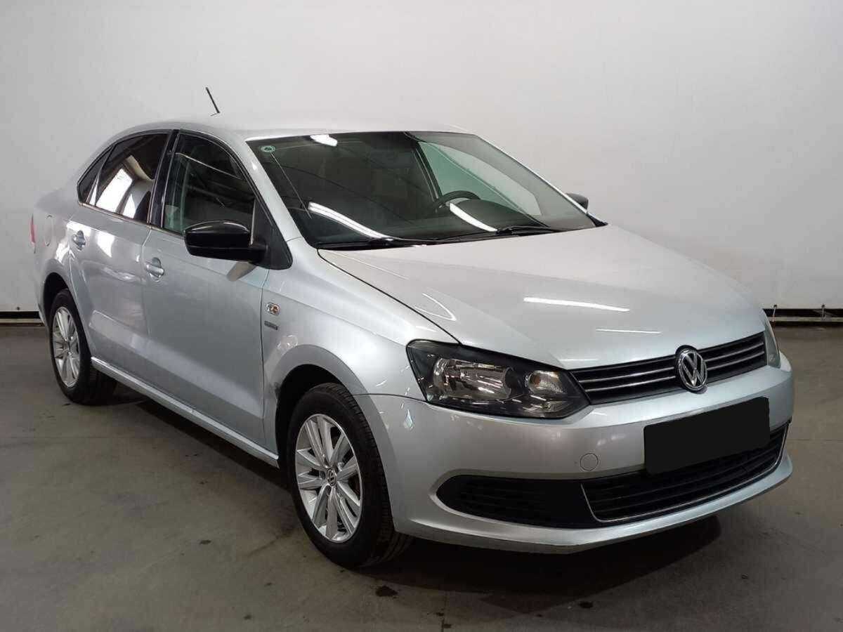 Volkswagen Polo б/у, 2013, Механическая. Фото: #2
