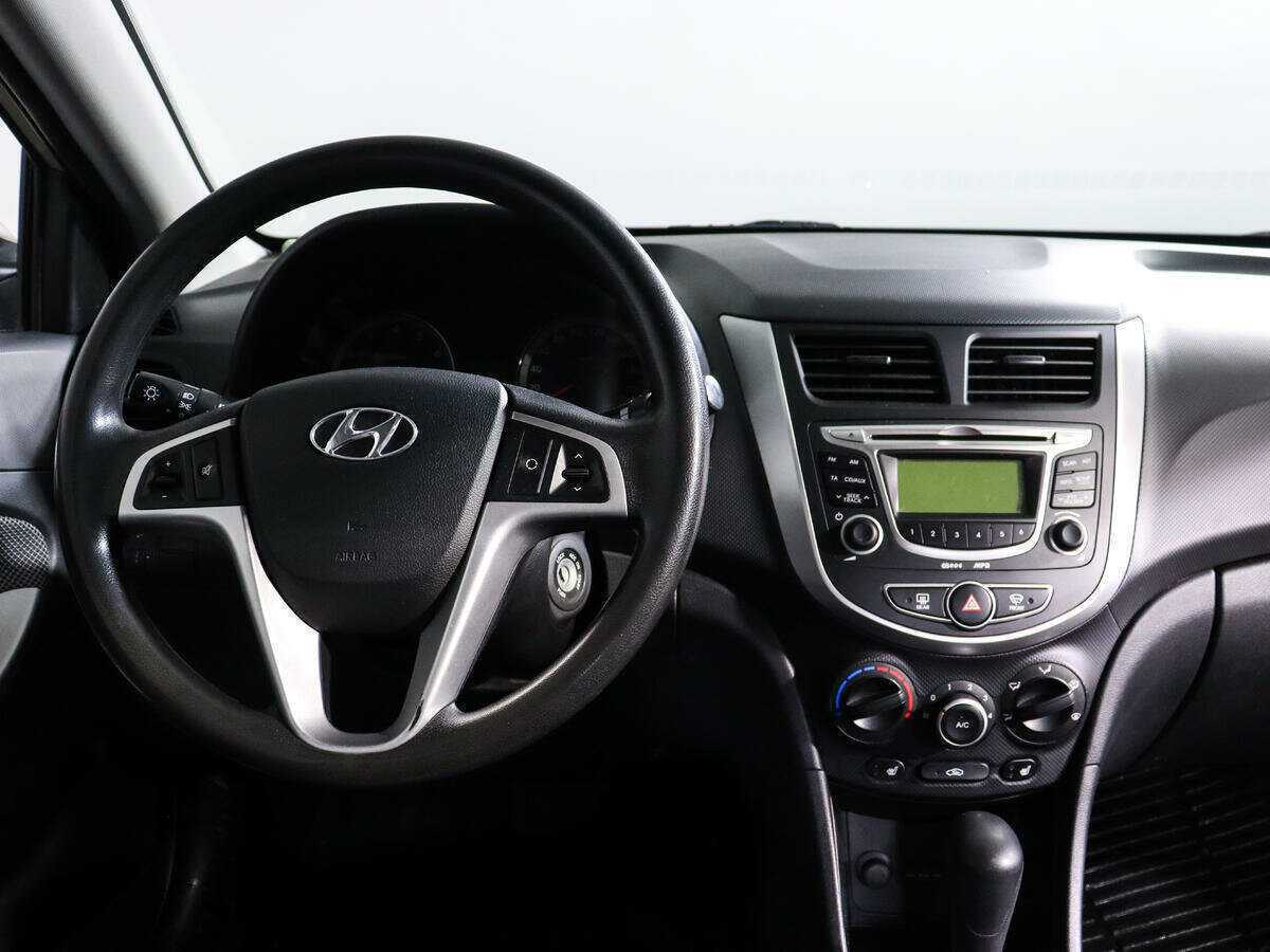 Hyundai Solaris б/у, 2013, Автоматическая. Фото: #10