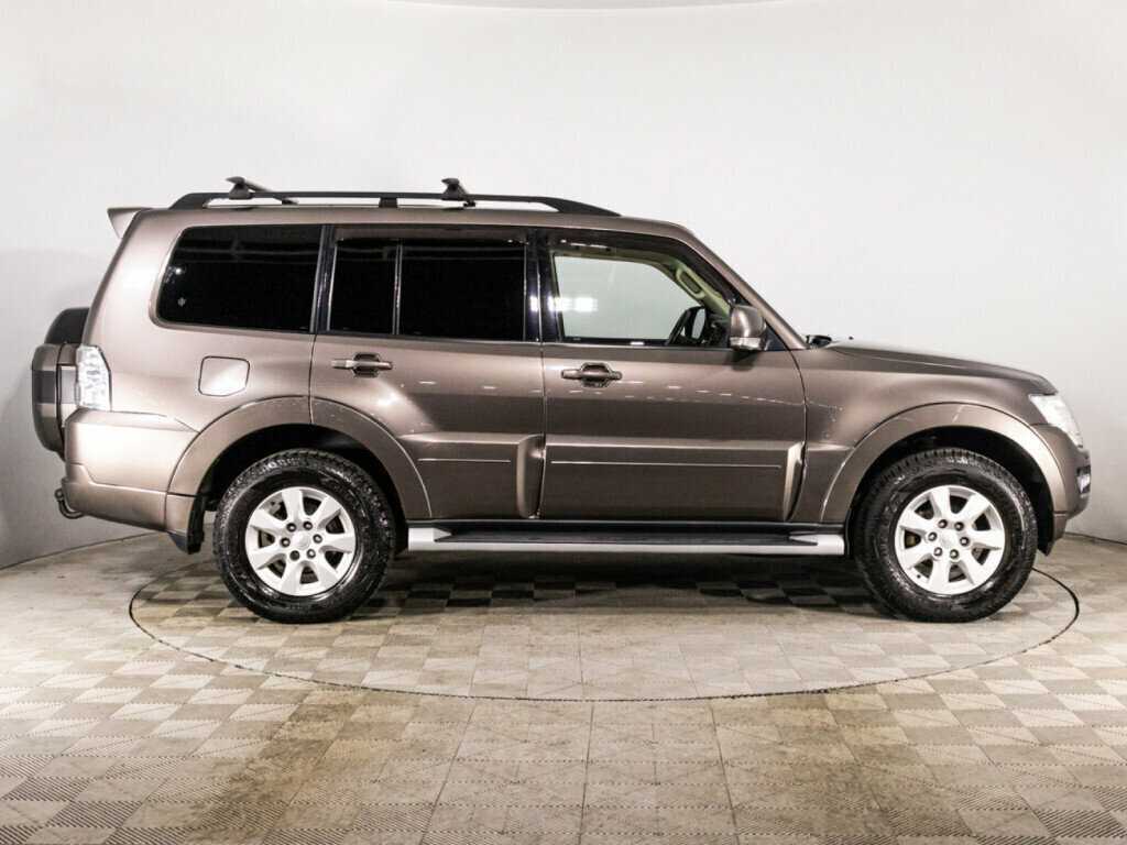 Mitsubishi Pajero б/у, 2014, Автоматическая. Фото: #3