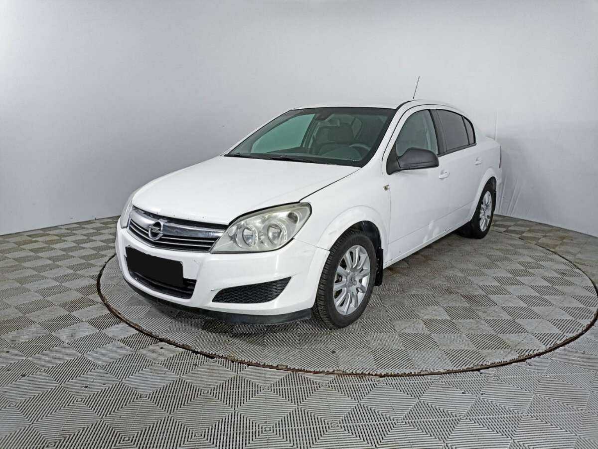 Opel Astra б/у, 2013, Механическая. Посмотреть фото