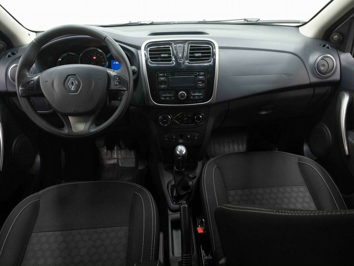 Renault Sandero б/у, 2016, Механическая. Фото: #12