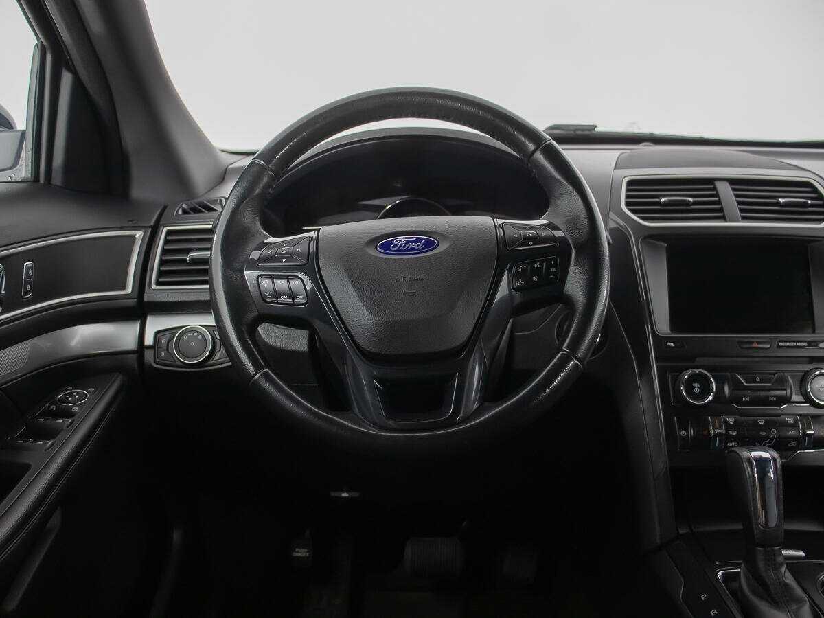 Ford Explorer б/у, 2017, Автоматическая. Фото: #18
