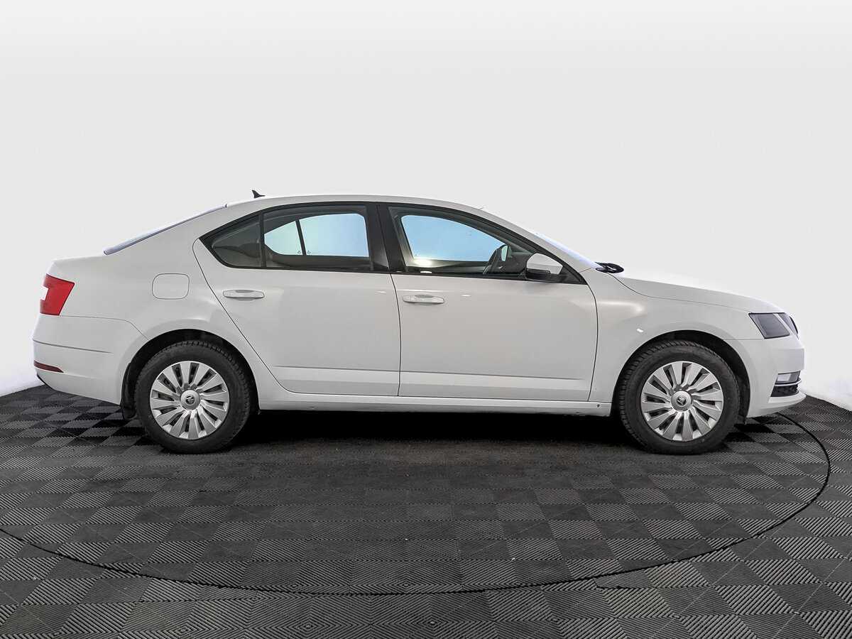 Skoda Octavia б/у, 2017, Механическая. Фото: #3