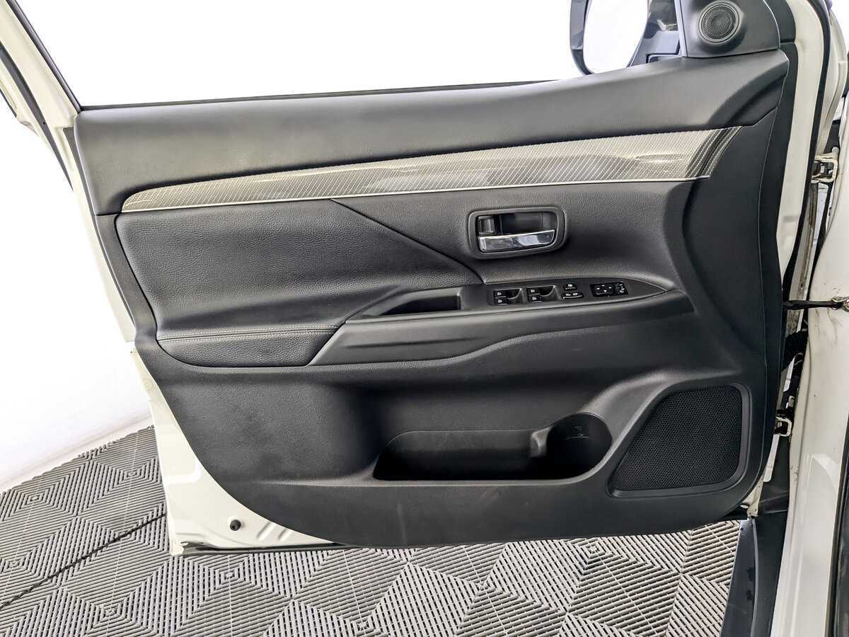 Mitsubishi Outlander б/у, 2019, Вариатор. Фото: #14