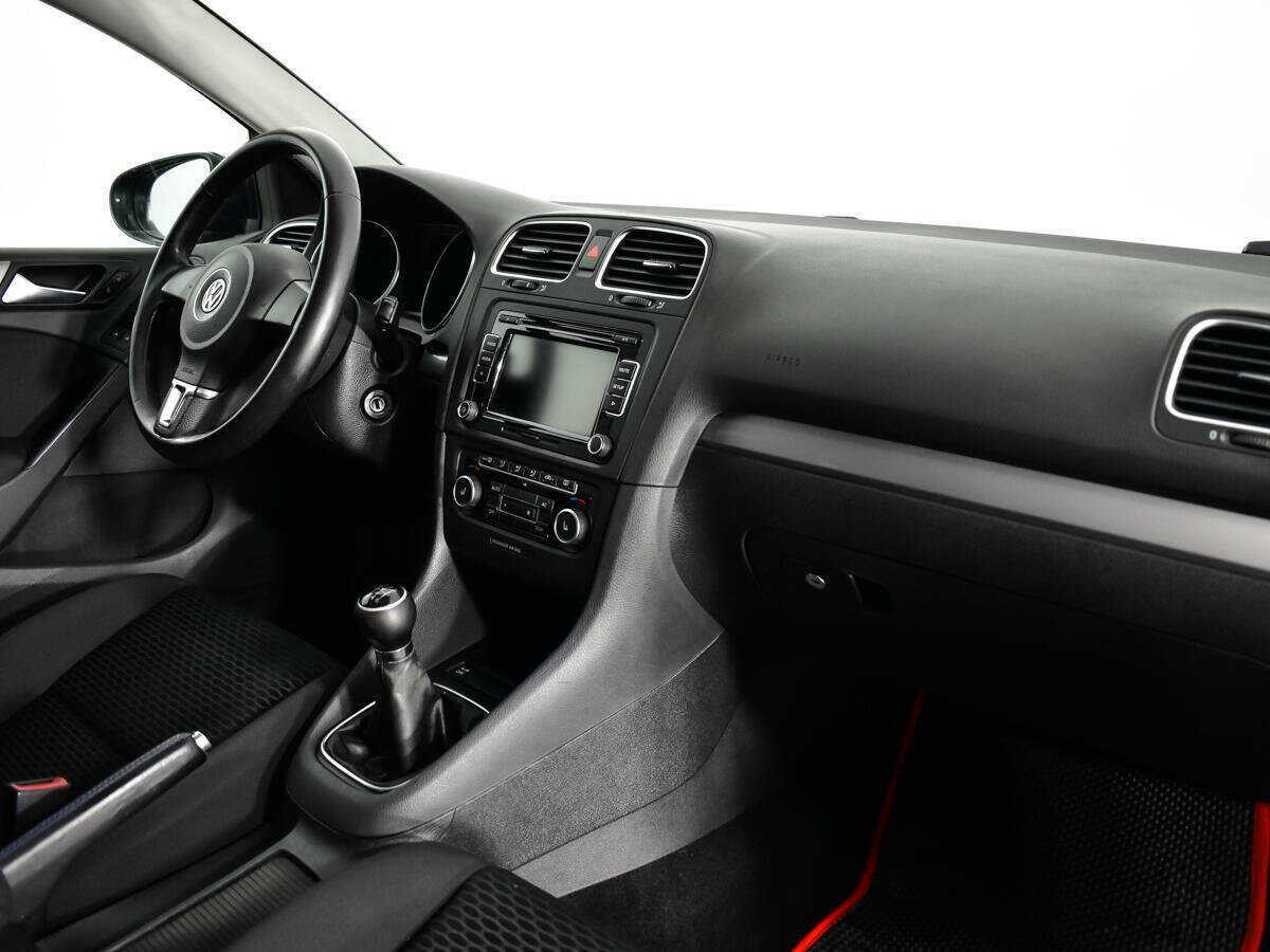 Volkswagen Golf б/у, 2012, Механическая. Фото: #8