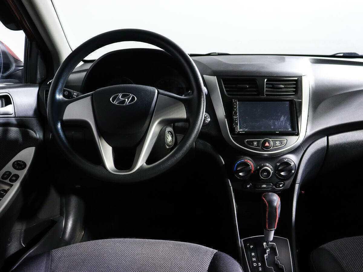 Hyundai Solaris б/у, 2013, Автоматическая. Фото: #9