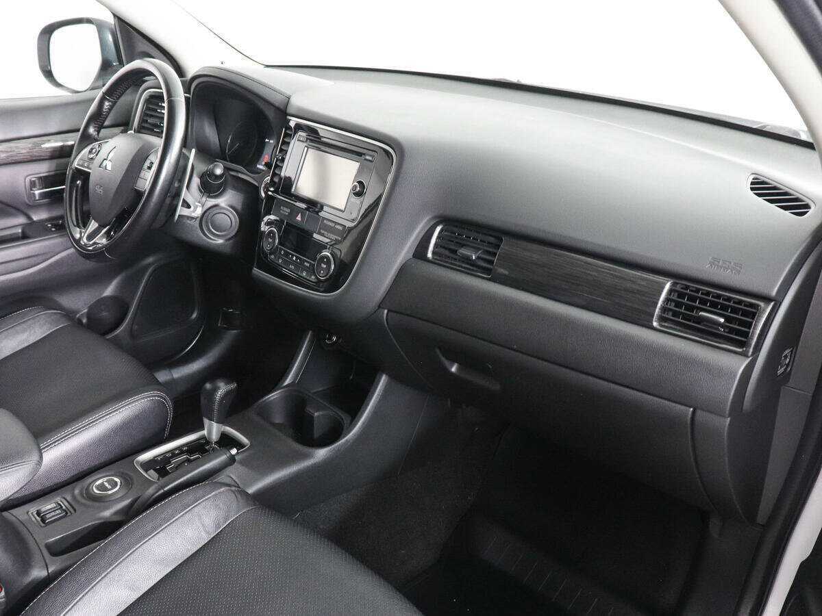 Mitsubishi Outlander б/у, 2015, Вариатор. Фото: #9
