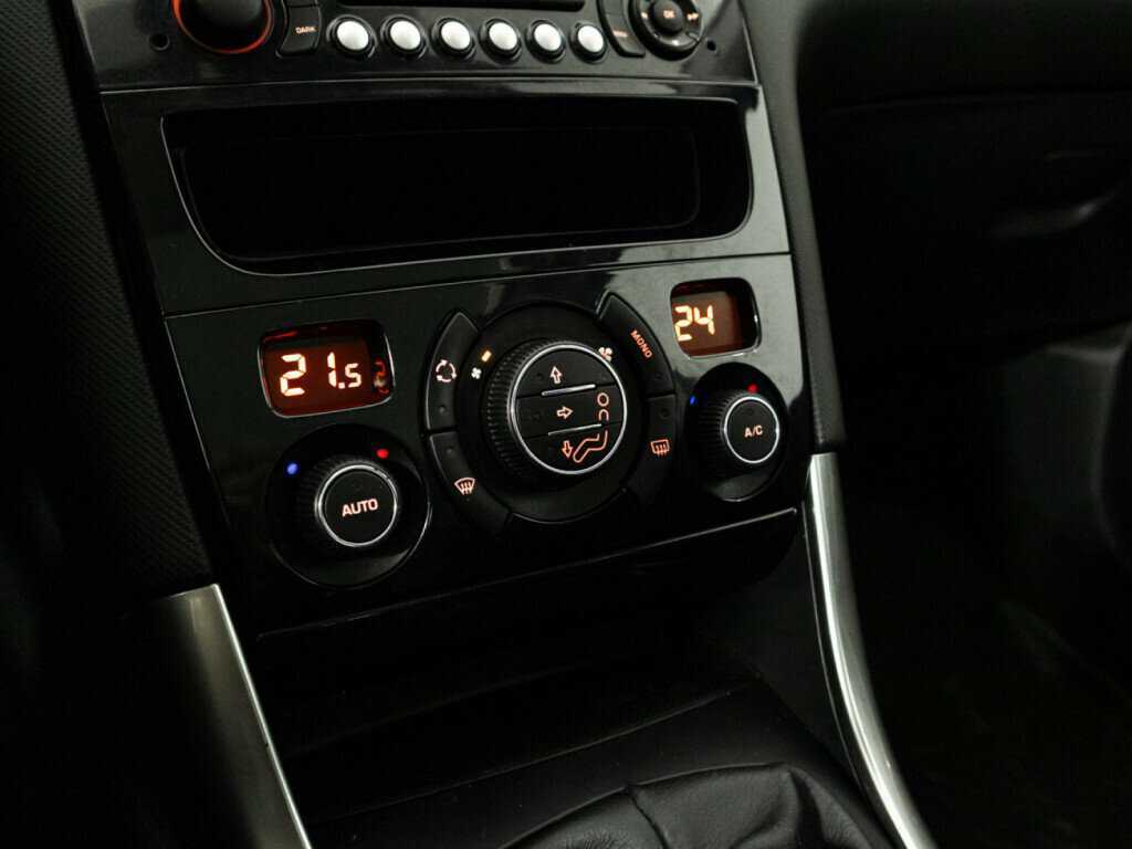 Peugeot 308 б/у, 2012, Механическая. Фото: #14