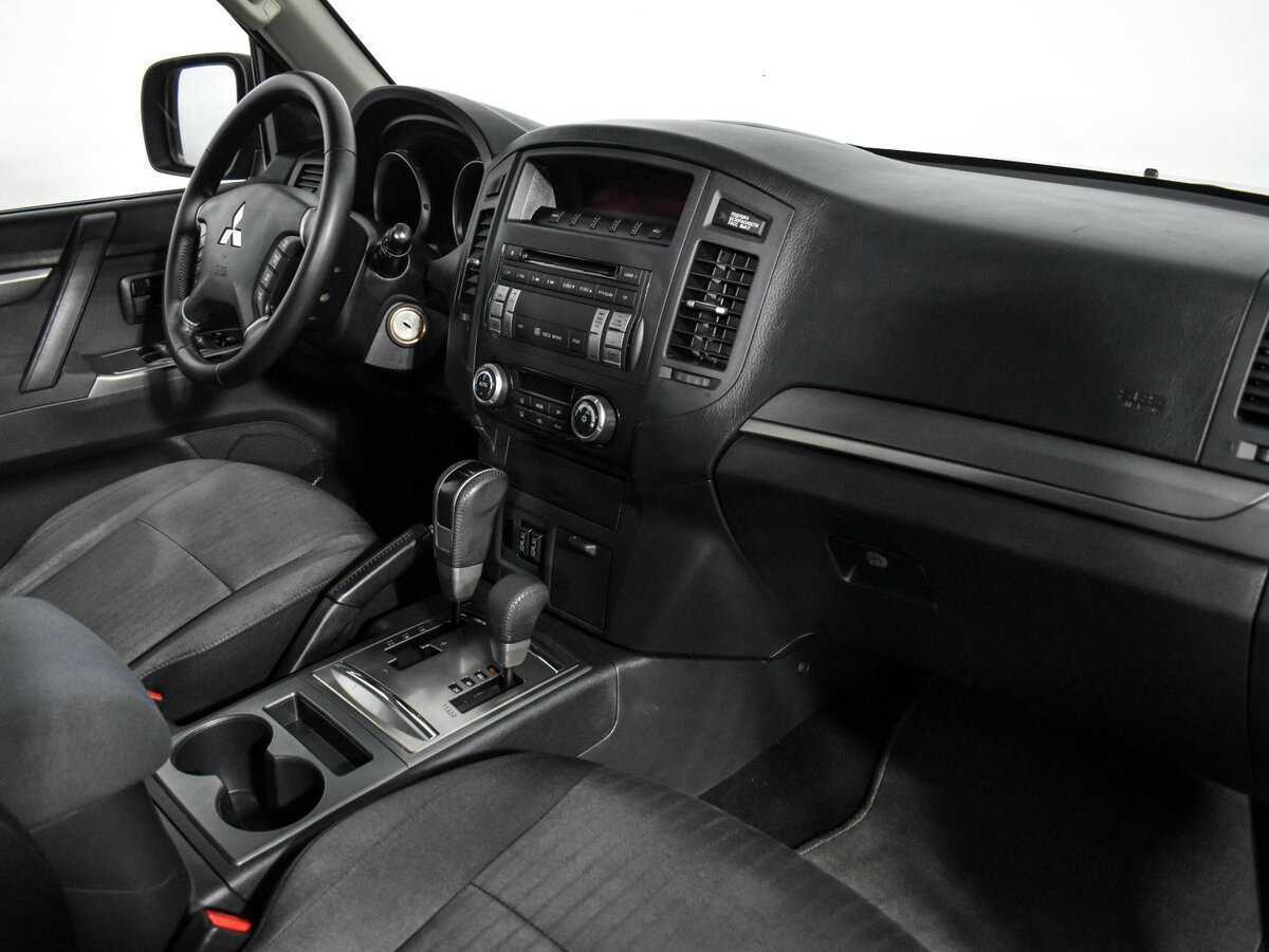 Mitsubishi Pajero б/у, 2013, Автоматическая. Фото: #10