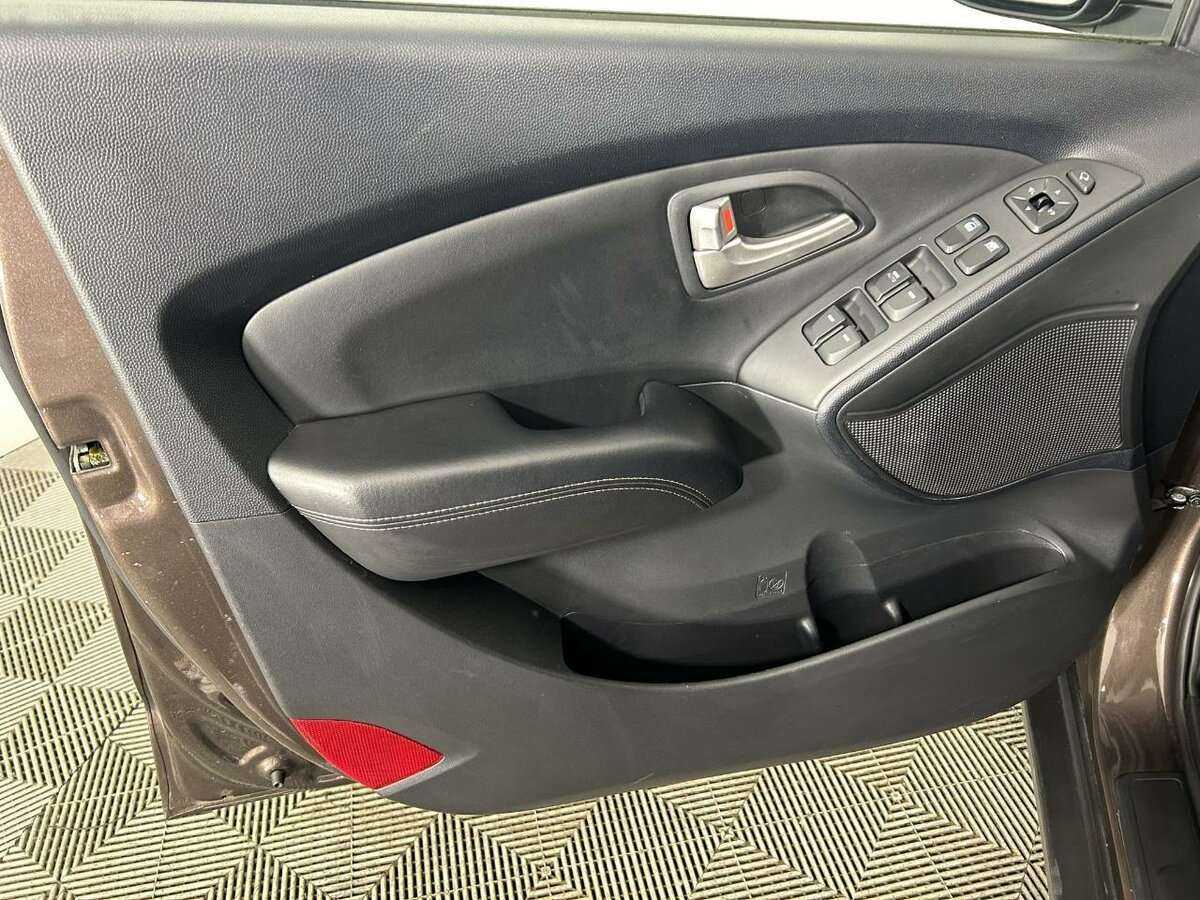 Hyundai ix35 б/у, 2013, Автоматическая. Фото: #7