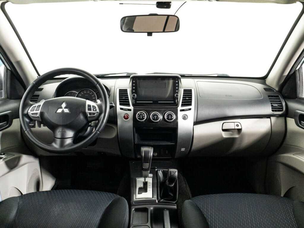 Mitsubishi Pajero Sport б/у, 2014, Автоматическая. Фото: #12