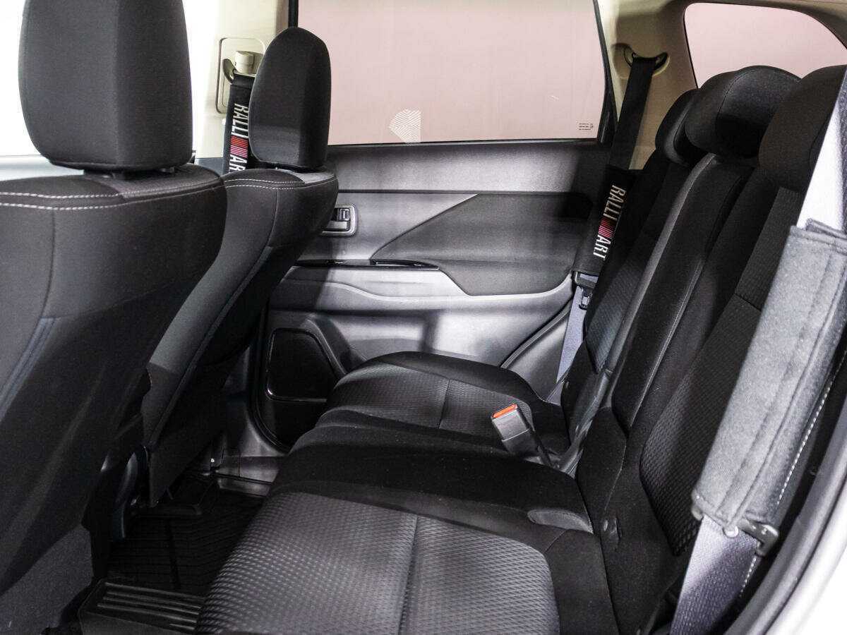 Mitsubishi Outlander б/у, 2017, Вариатор. Фото: #9