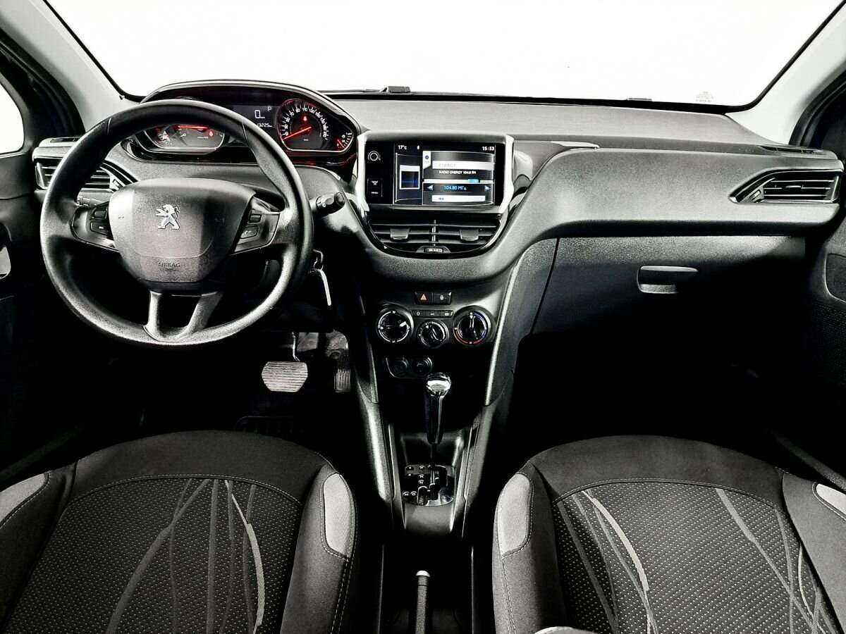 Peugeot 208 б/у, 2013, Автоматическая. Фото: #11