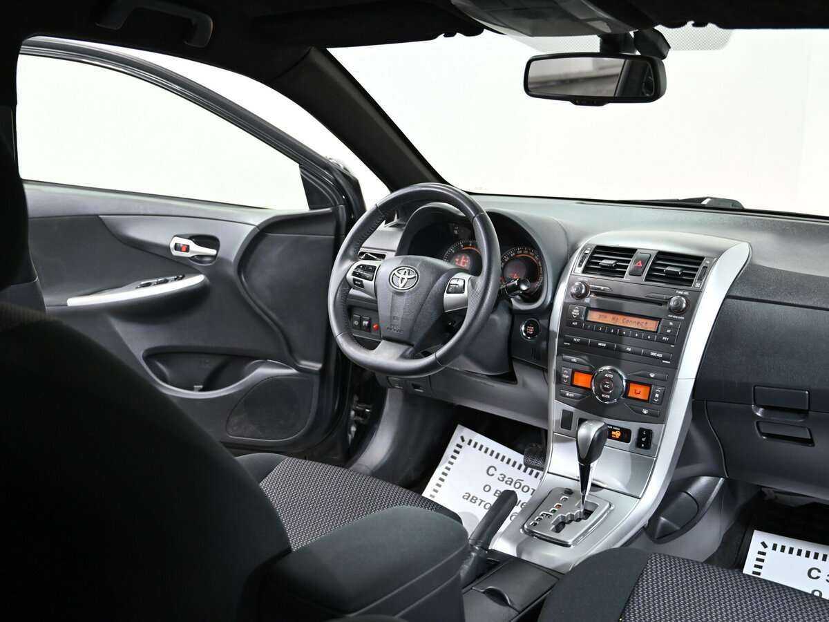 Toyota Corolla б/у, 2013, Автоматическая. Фото: #4