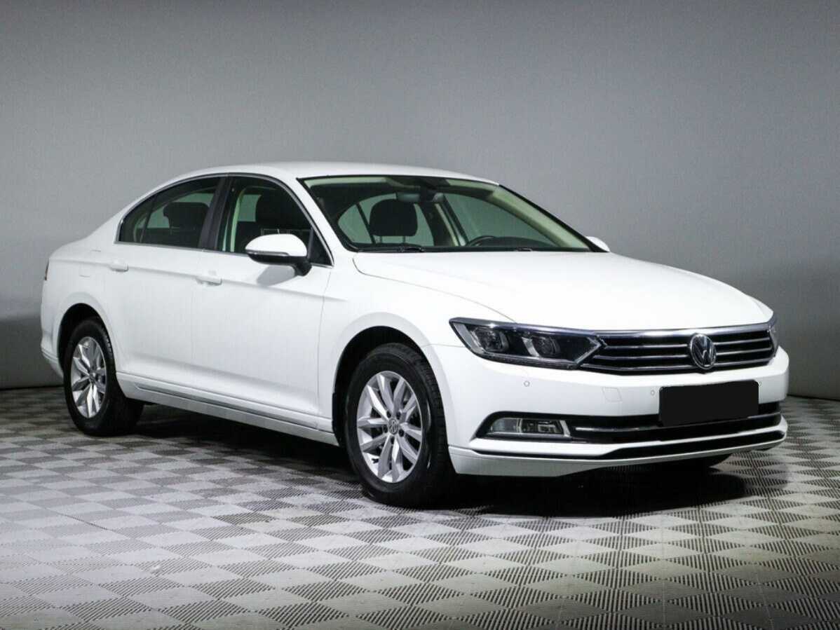 Volkswagen Passat б/у, 2019, Роботизированная. Фото: #2