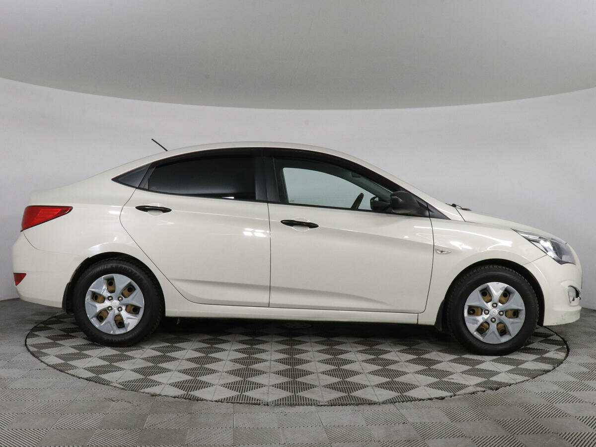 Hyundai Solaris б/у, 2015, Механическая. Фото: #3