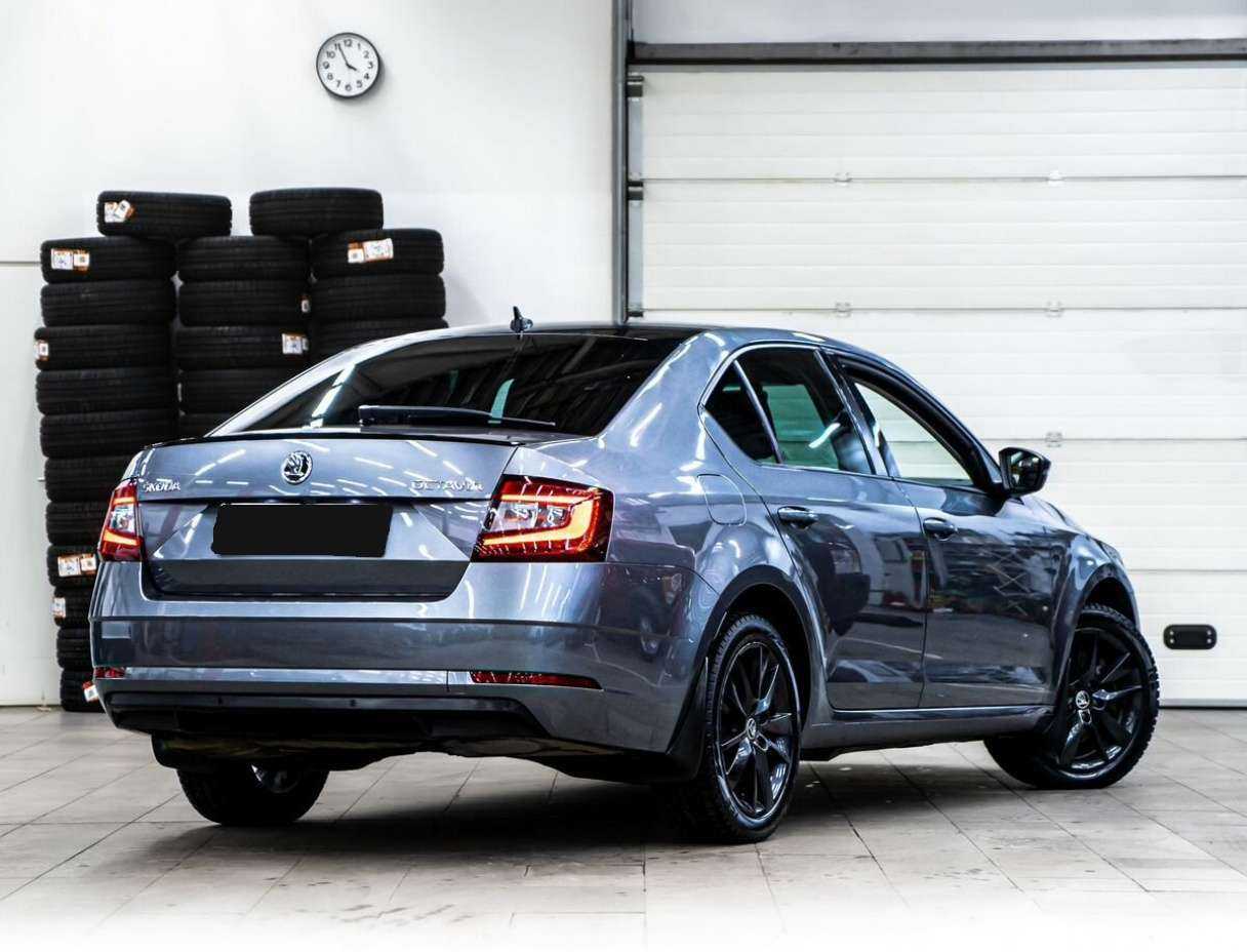 Skoda Octavia б/у, 2018, Механическая. Фото: #2