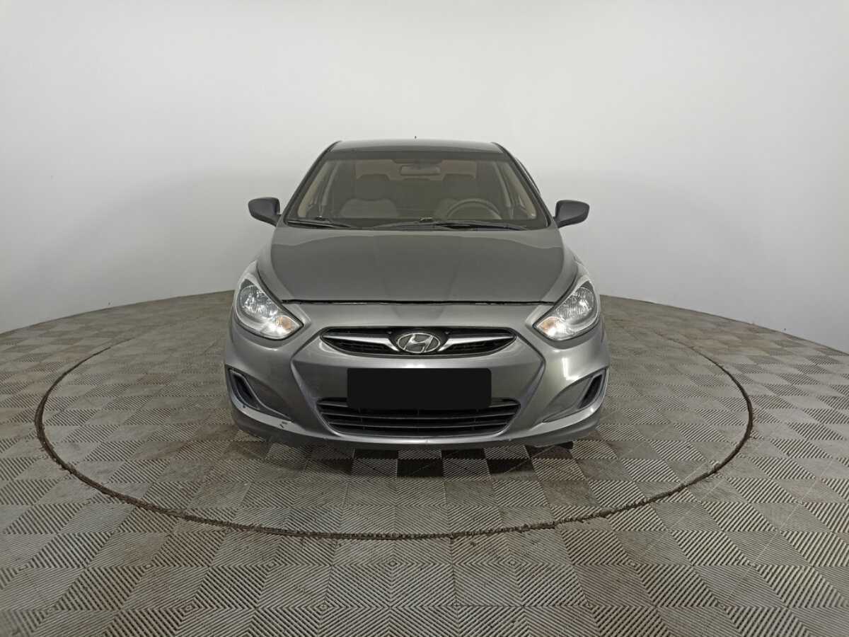 Hyundai Solaris б/у, 2013, Механическая. Фото: #1